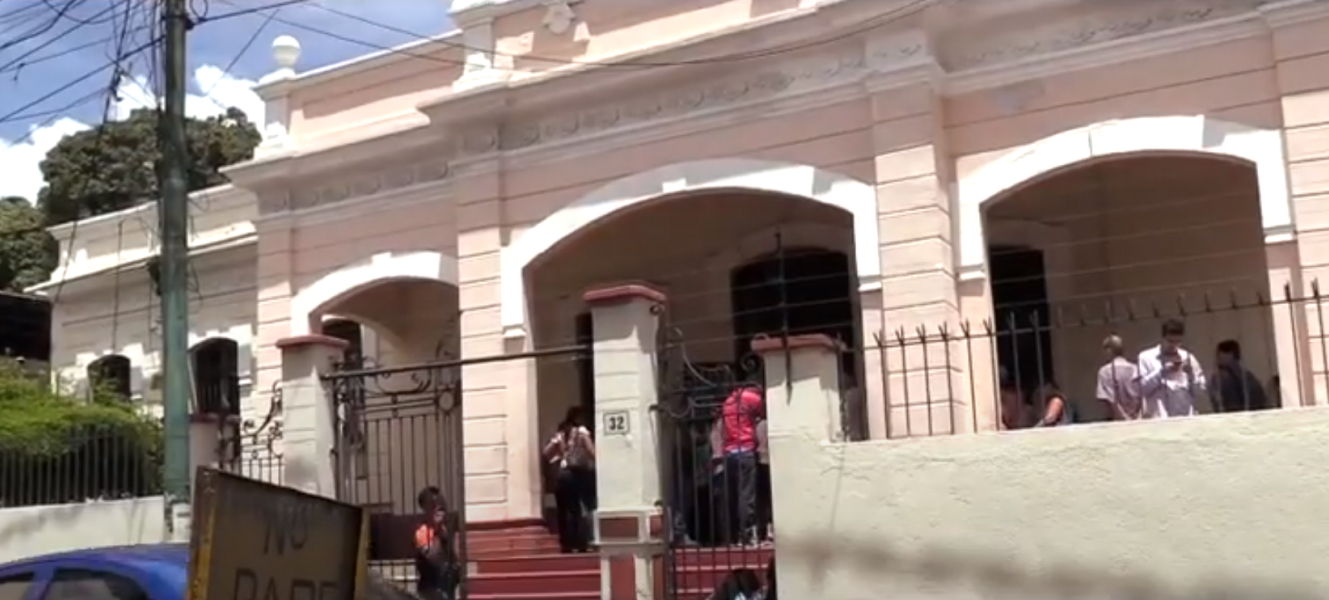 Video | Voluntariado Banesco se solidarizó con escuela de AVEC