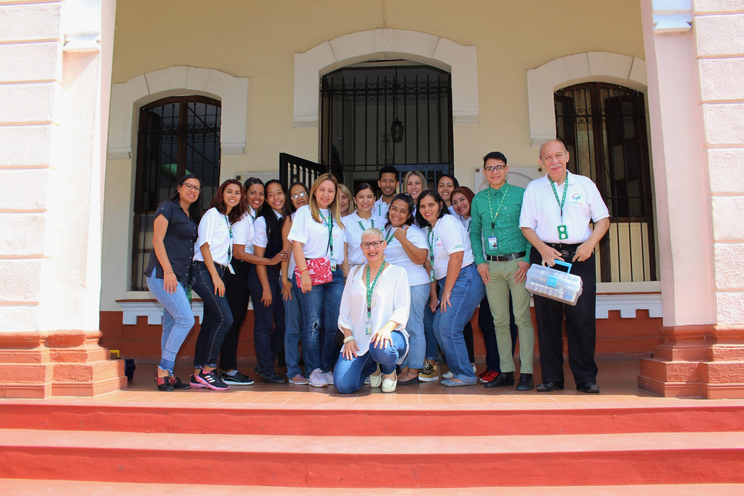 Voluntariado Banesco se solidarizó con escuela de AVEC