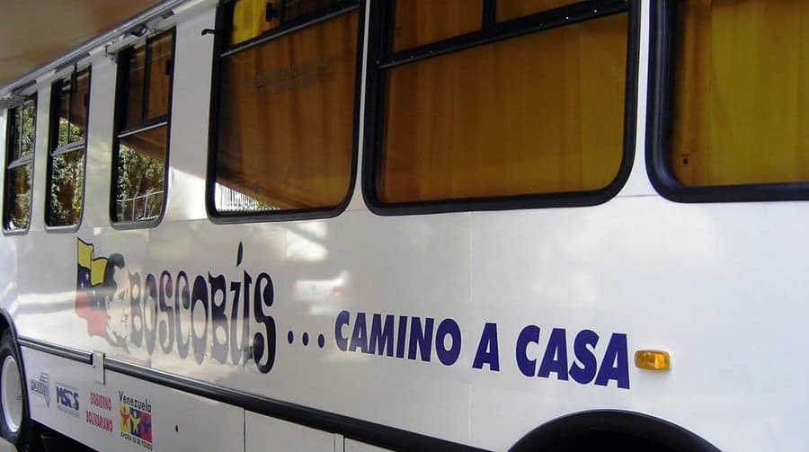 Banesco aporta Bs. 4,01 millones para el BoscoBus y los Centros de Atención de AC Red de Casas Don Bosco