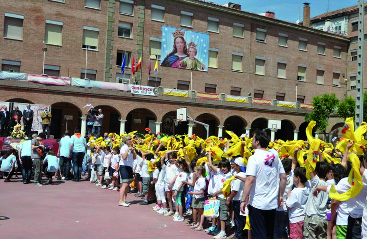 TodoTicket invirtió Bs. 193.484 para remodelar cancha de Casa Don Bosco de Sarría