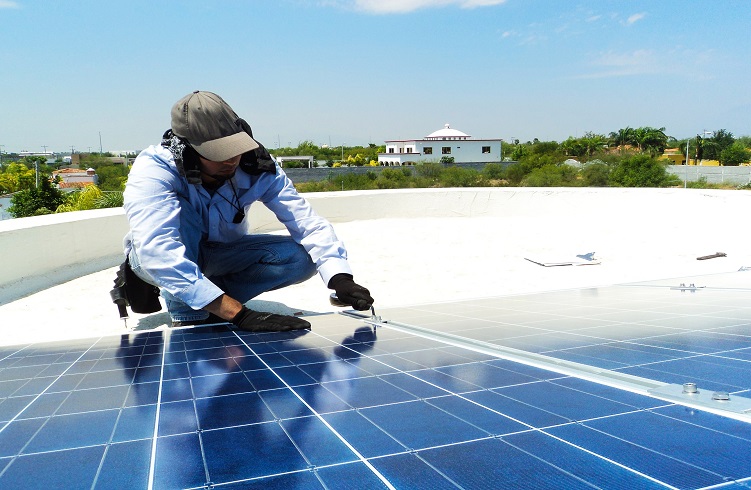 Aprende a limpiar los paneles solares