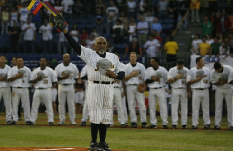 Jesús "Chivita" Lezama, el número uno de los fanáticos del Caracas