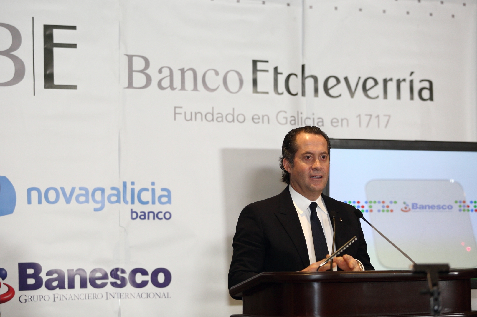 Banco Etcheverría presentó su portafolio de servicios en México