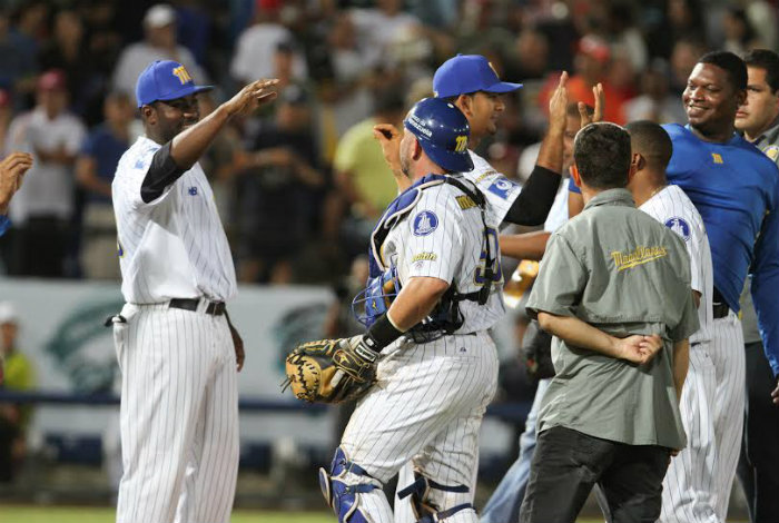 Magallanes se estrenó con triunfo en la Serie del Caribe 2014