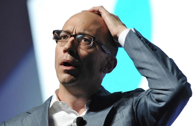 Dick Costolo renuncia a la presidencia de Twitter y las acciones suben un 8%