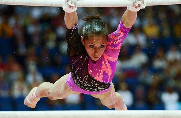 La gimnasta Jessica López conquista medalla de plata en barras asimétricas