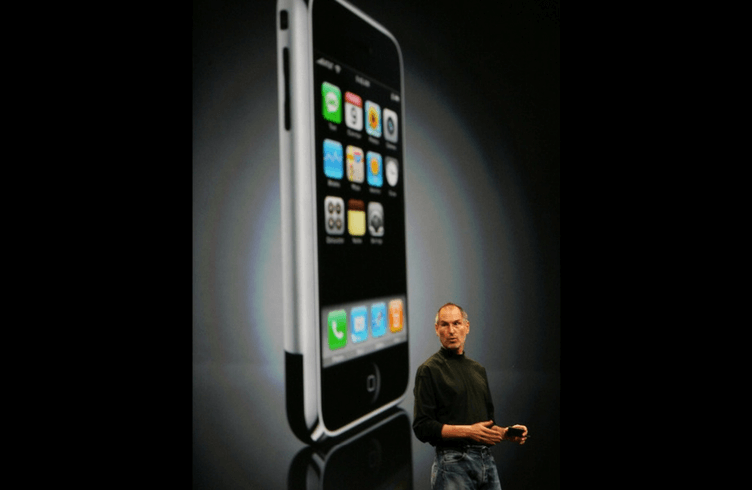 Hace 10 años el iPhone de Apple  revolucionó la industria móvil