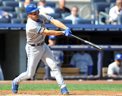 Omar Vizquel superó a Babe Ruth en el número de hits conectados