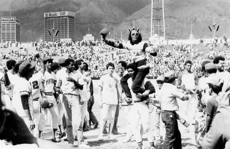 Tiburones tenaces: sé un verdadero fanático de La Guaira